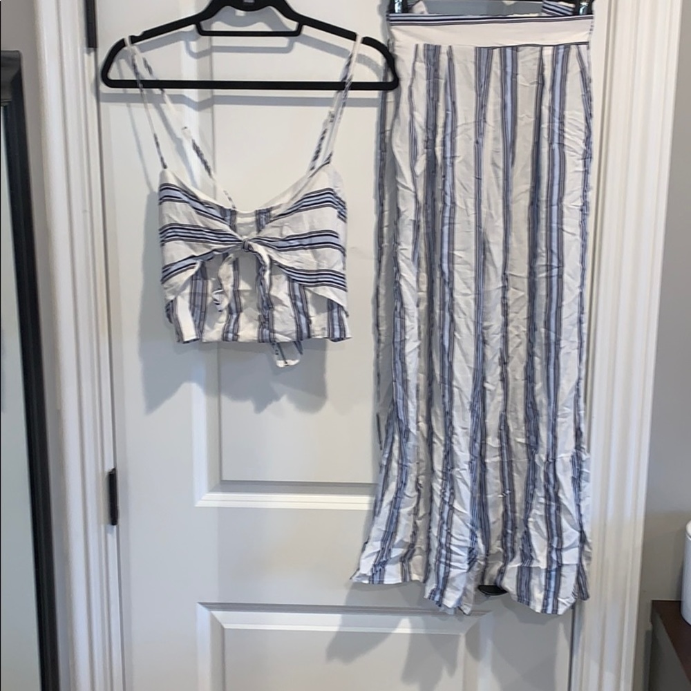 NWT two piece stripped set